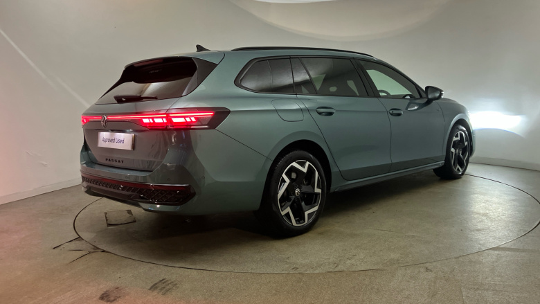 Volkswagen Passat 1.5 TSI eHybrid 272 R-Line 5dr DSG Estate